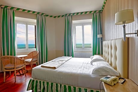 Superior Double Room with Frontal Sea View