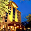 Harmoni Suites Hotel