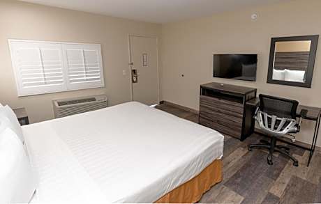 1 KING BED - NON-SMOKING