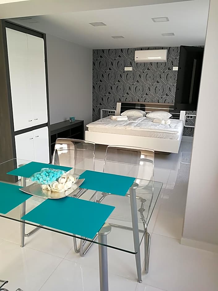 AQUA SOLAR APARTMANHÁZ