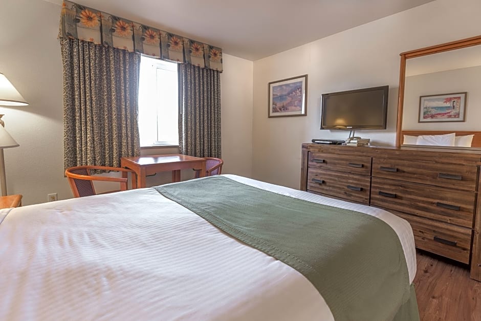 Paradise Inn & Suites at Lincoln City