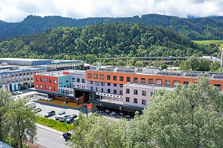 Hwest Hotel