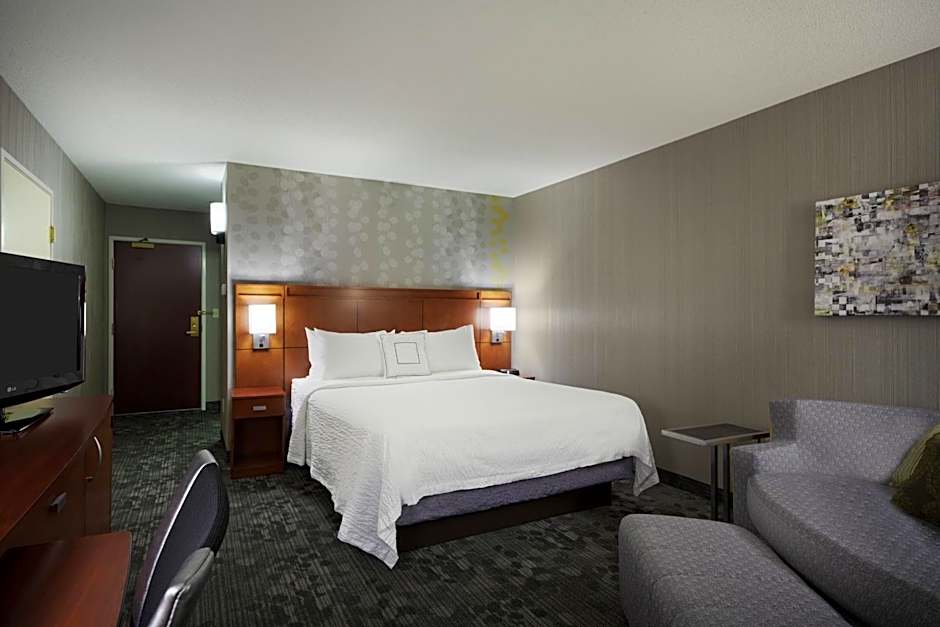 Courtyard by Marriott Chicago St. Charles