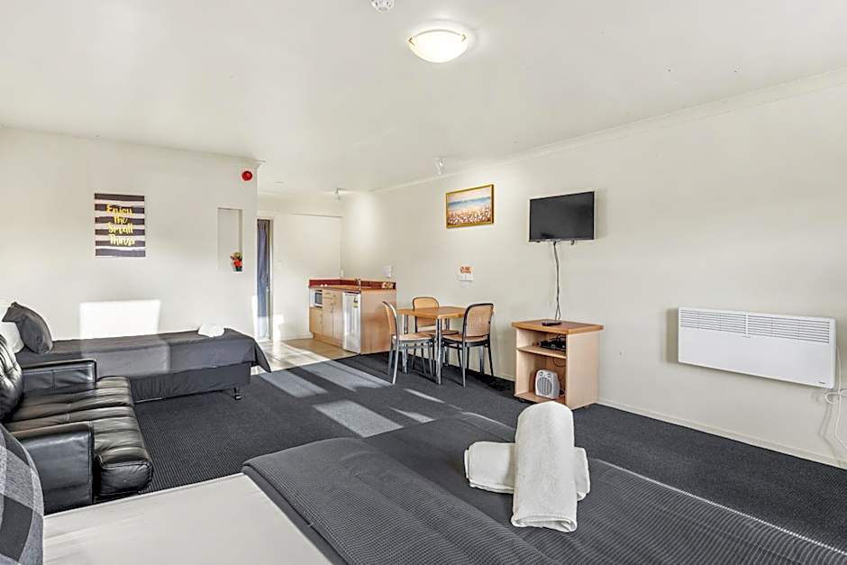 New Castle Motor Lodge