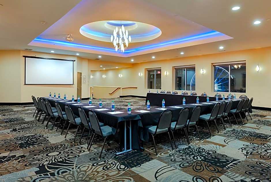 Holiday Inn Express & Suites - Atlanta Downtown By IHG