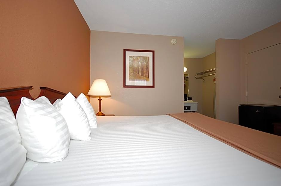 Magnuson Hotel Red Baron