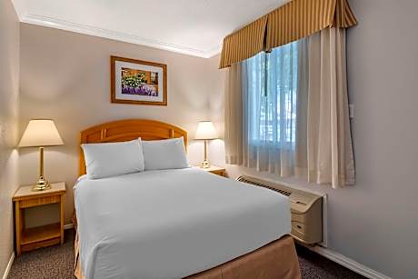 Suite 2 Bedroom
