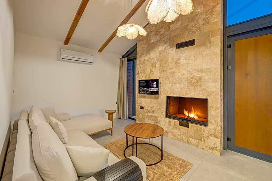 Rota Kilidonia Karaöz Suites&Villas