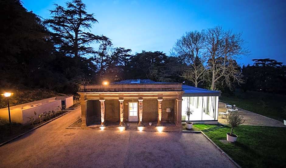 Le Domaine de Montjoie  BW Premier Collection