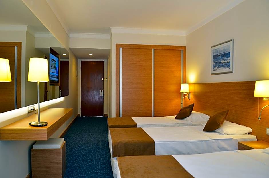 Zdjęcie 1 z 6 — Sea View Room