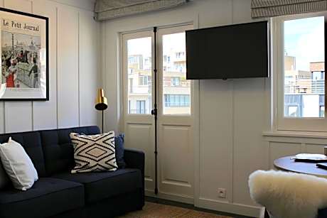 Deluxe Studio with Terrace