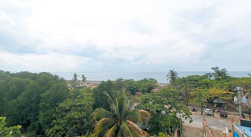 RedDoorz @ Tondaligan Beach Hotel