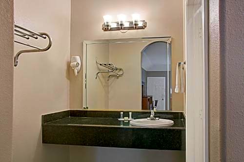 Quality Inn Montgomery - Lake Conroe