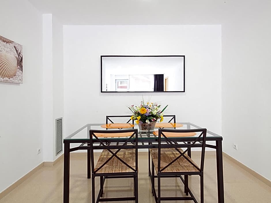 Charmsuites Paralel Apartments