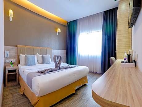 Deluxe Double Room with Shower