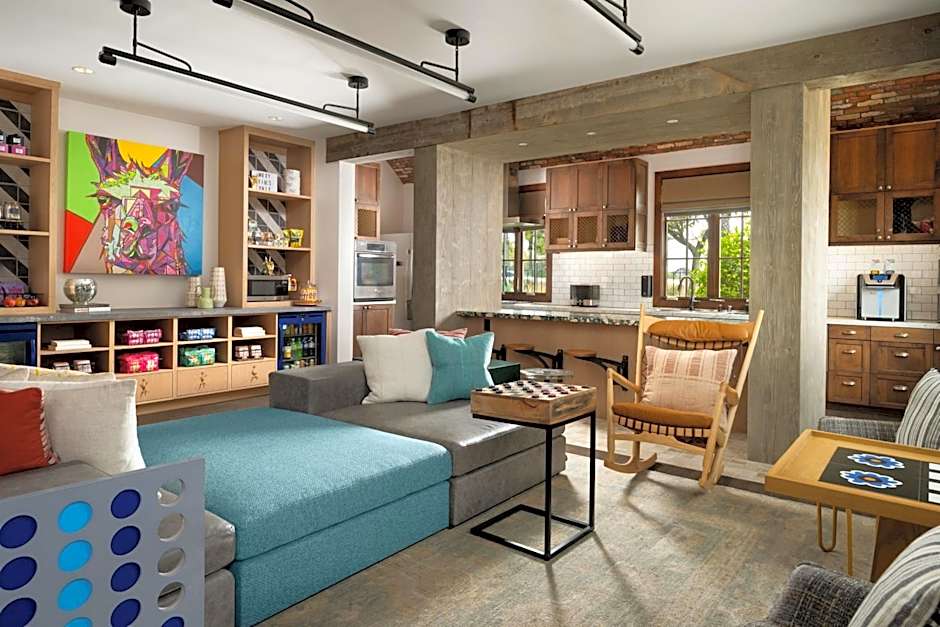 Moxy Santa Barbara