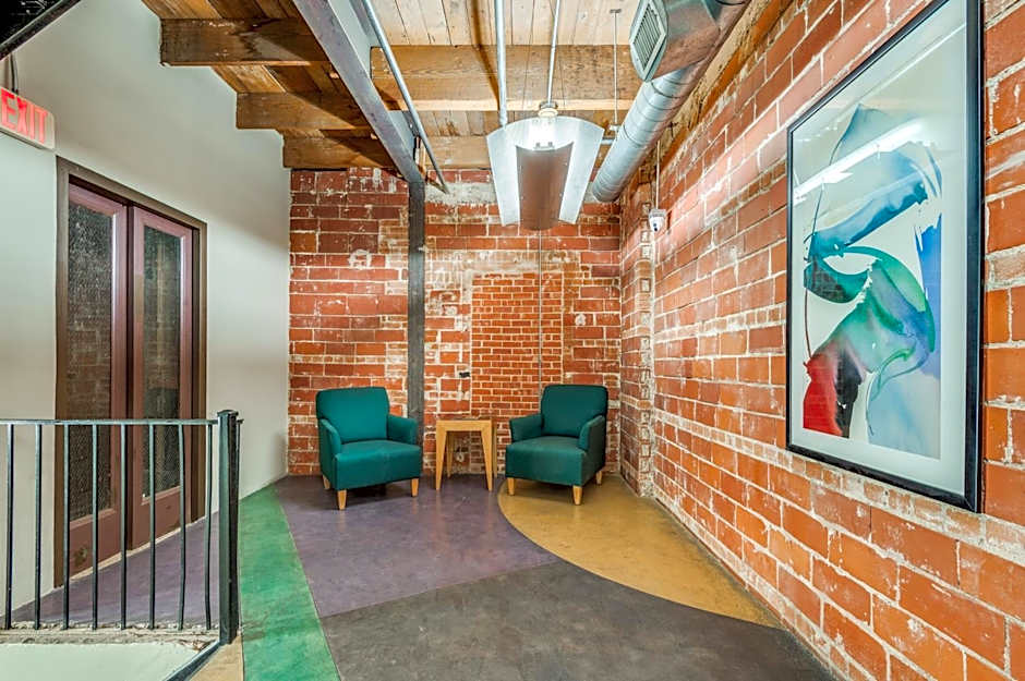 Downtown Dallas Condo - 2BR 1BA