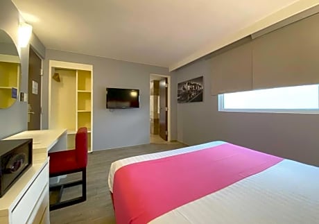Standard Queen Room
