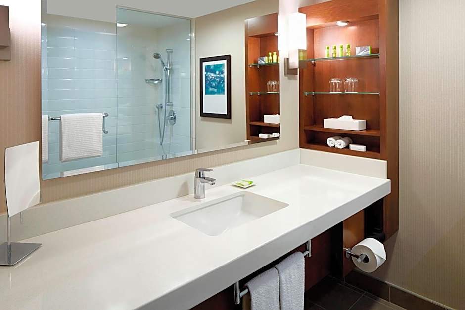 Delta Hotels by Marriott Kingston Waterfront