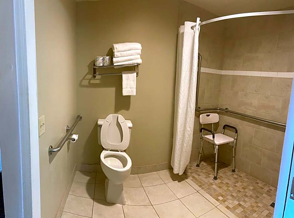 Days Inn by Wyndham Virginia Beach At The Beach