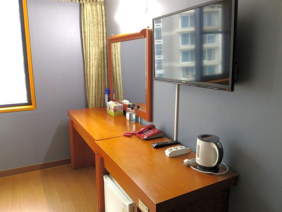 Seongsanpo Sky Hotel