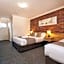 Ruthven Street Motor Inn