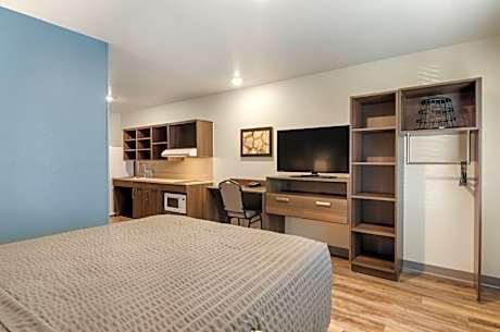 King Room with Sofa Bed - Accessible/Non Smoking