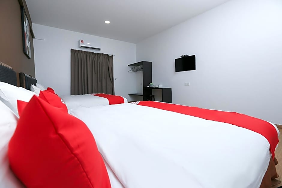 OYO 89915 EAST MOUNT HOTEL