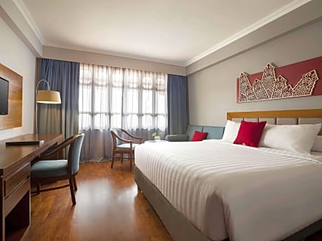 DELUXE ROOM WITH TWIN BED