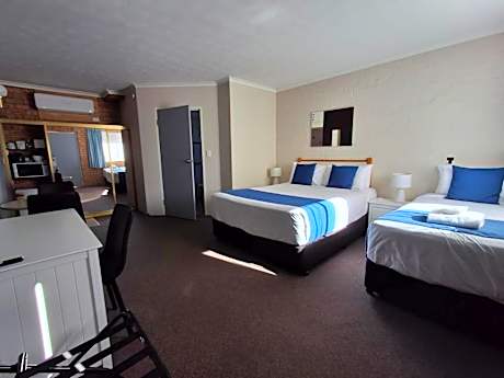 Deluxe Twin Room - Disability Access