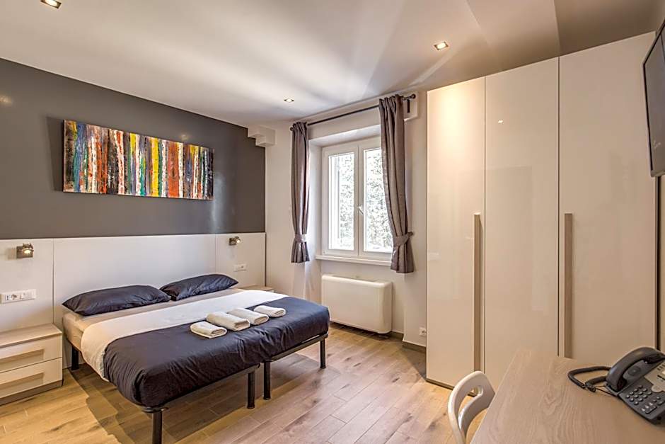 Photo 1 of 9 of 1 Double Bed or 2 Beds