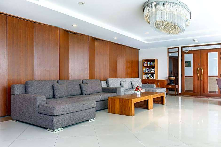 Lasalle Suites And Spa