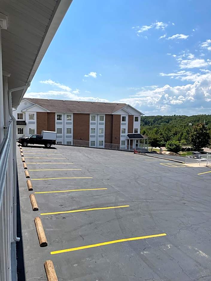 Schmidt's Creek Hotel