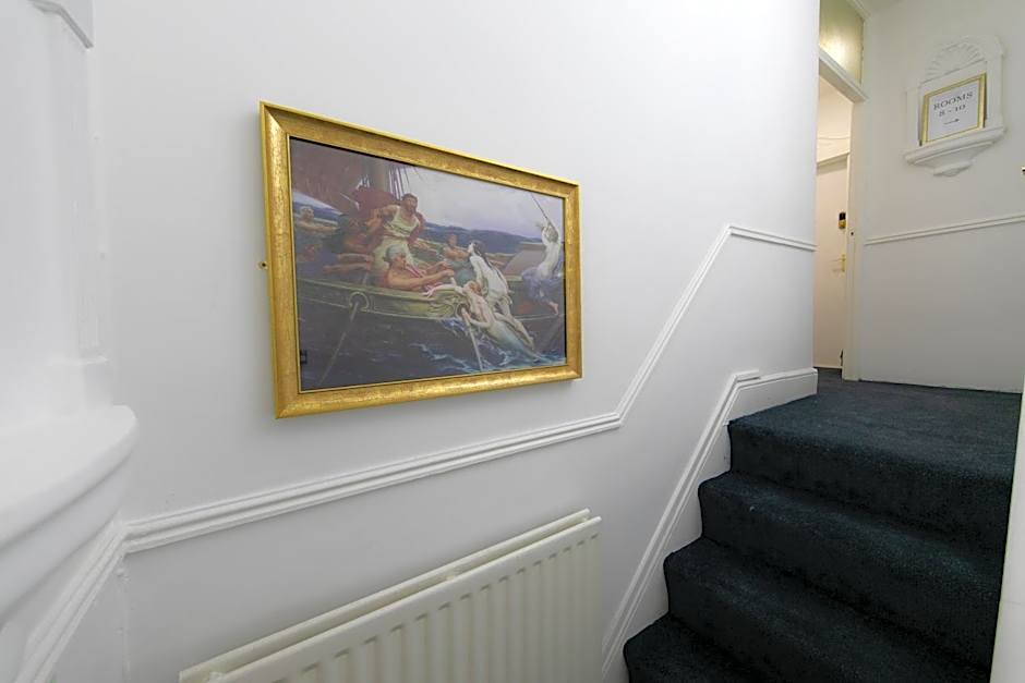 The New Apollo Hotel