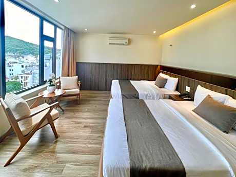 Quadruple Room with Sea View