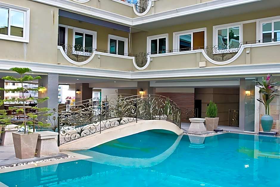 Lk Royal Suite Hotel