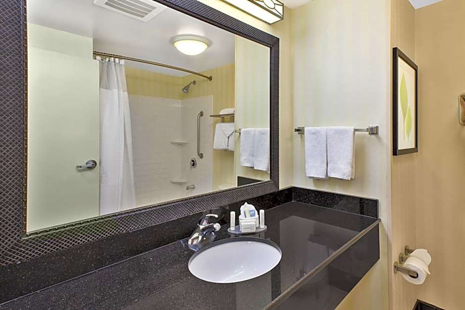 Fairfield Inn & Suites by Marriott Lexington North