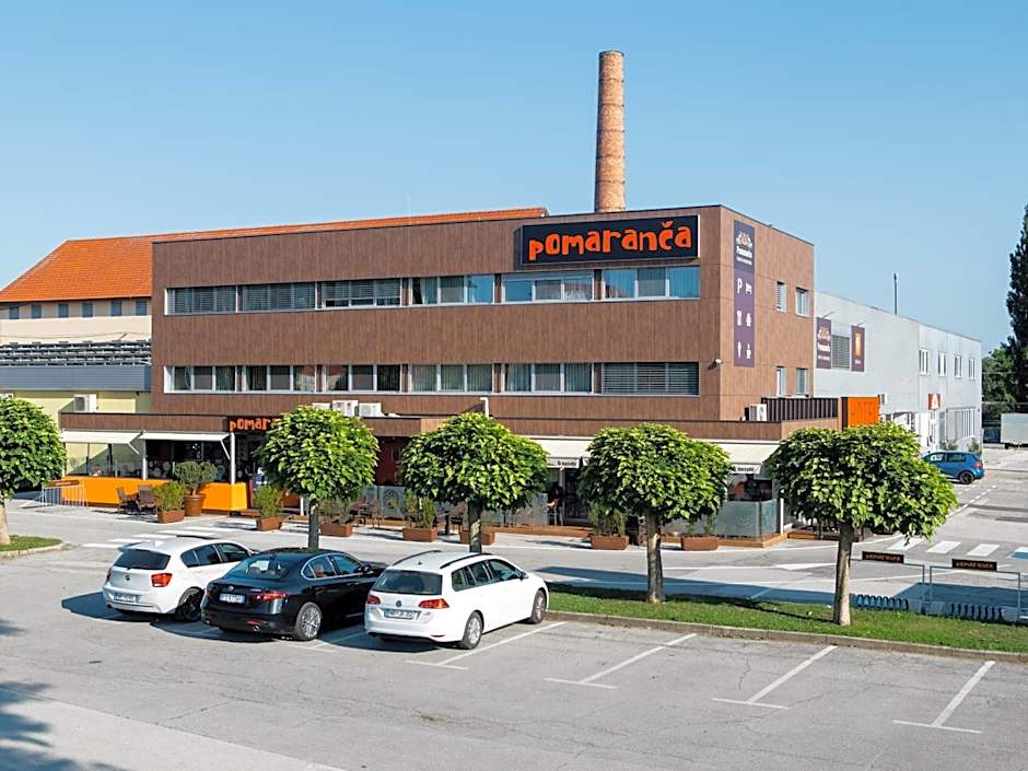 Hotel Pomaranča