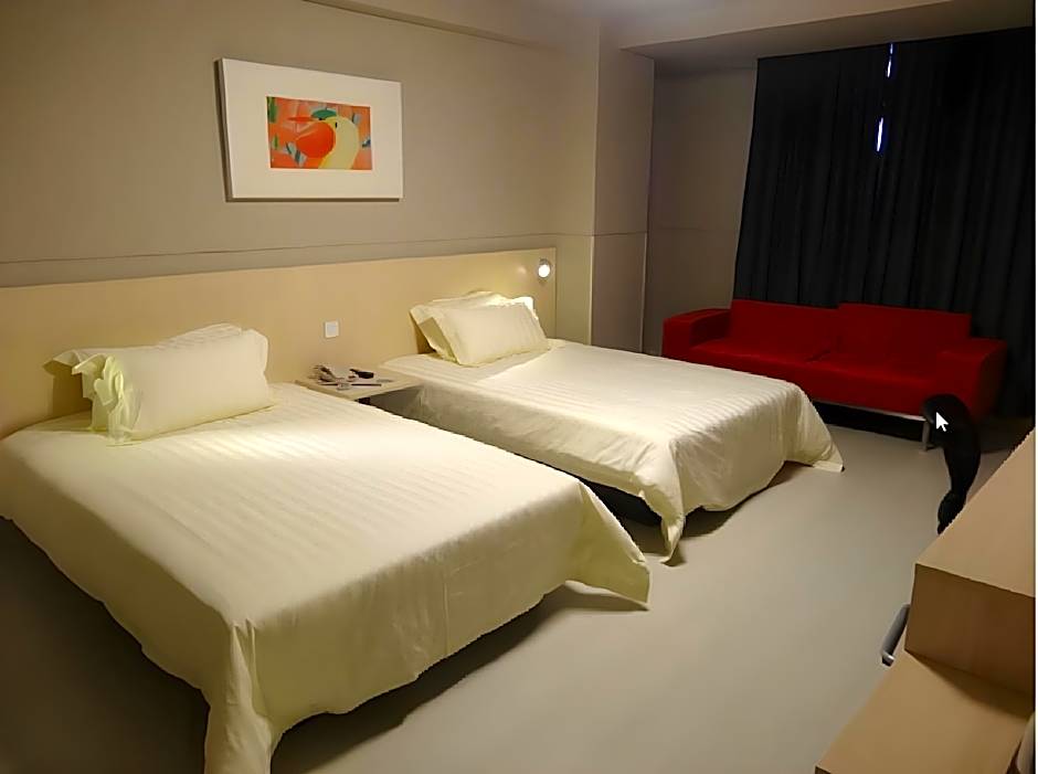 Jinjiang Inn Beihai Beibuwan Square Branch