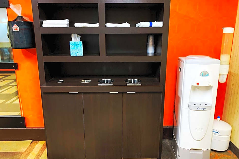 Courtyard by Marriott Cleveland Westlake