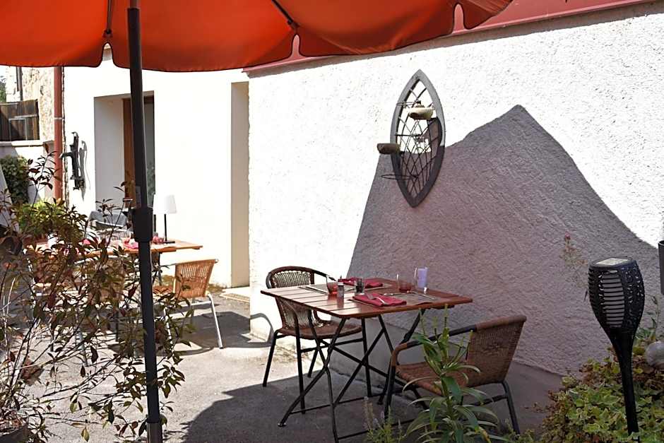 LOGIS Hotel Restaurant Auberge Du Cheval Blanc