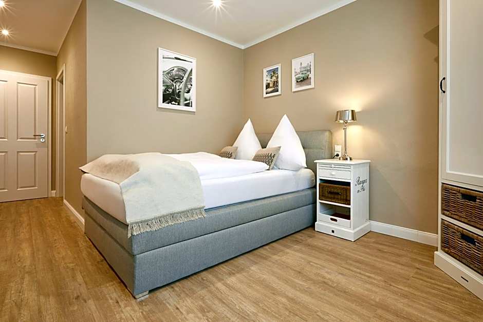 Photo 1 of 6 of Single Room
