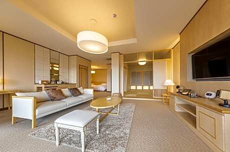 302 Ro-Ro Japanese-Western Style Room with Open-Air Bath 105sqm