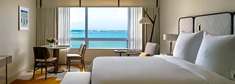 PREMIER BAY VIEW ROOM 2 DBL FLOOR 20 29 CUSHIONED WINDOW SEAT BISCAYNE BAY VIEW