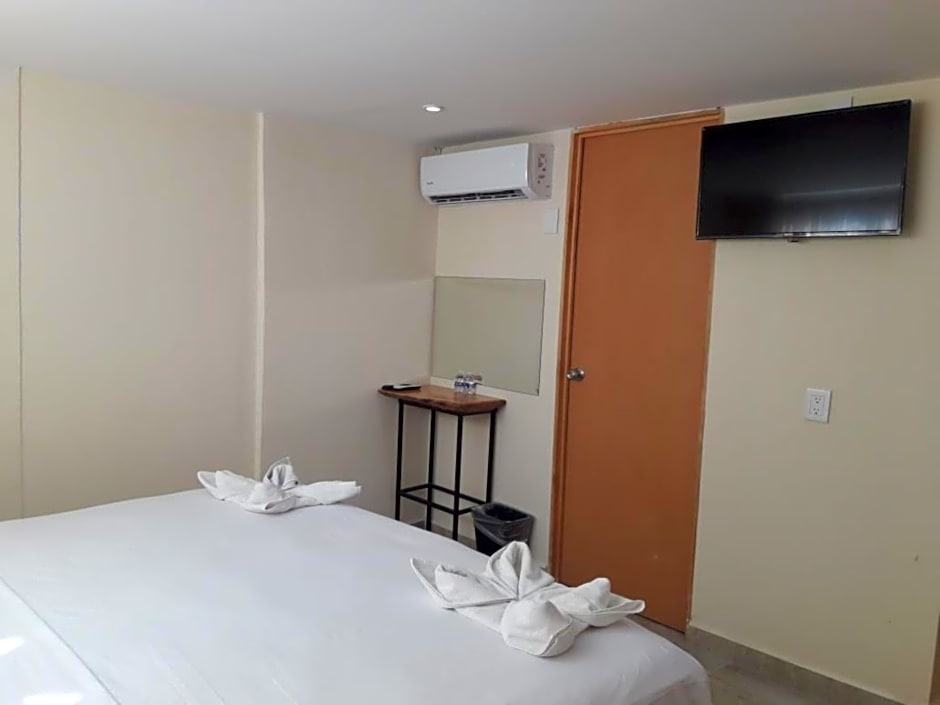 Hotel Ashly Loma Larga