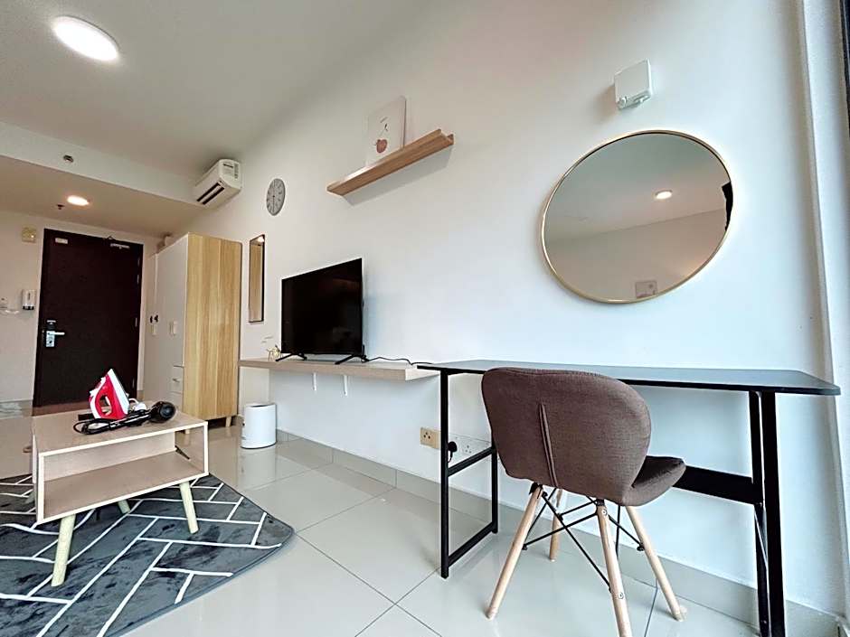 Trefoil by Manhattan Group