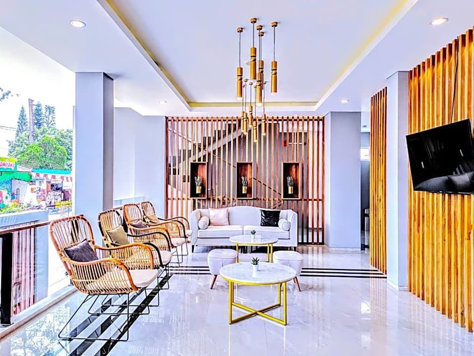 Facade Hotel by Azana