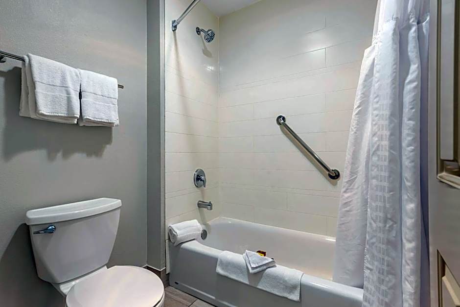 Best Western Plus Grand Manor Inn