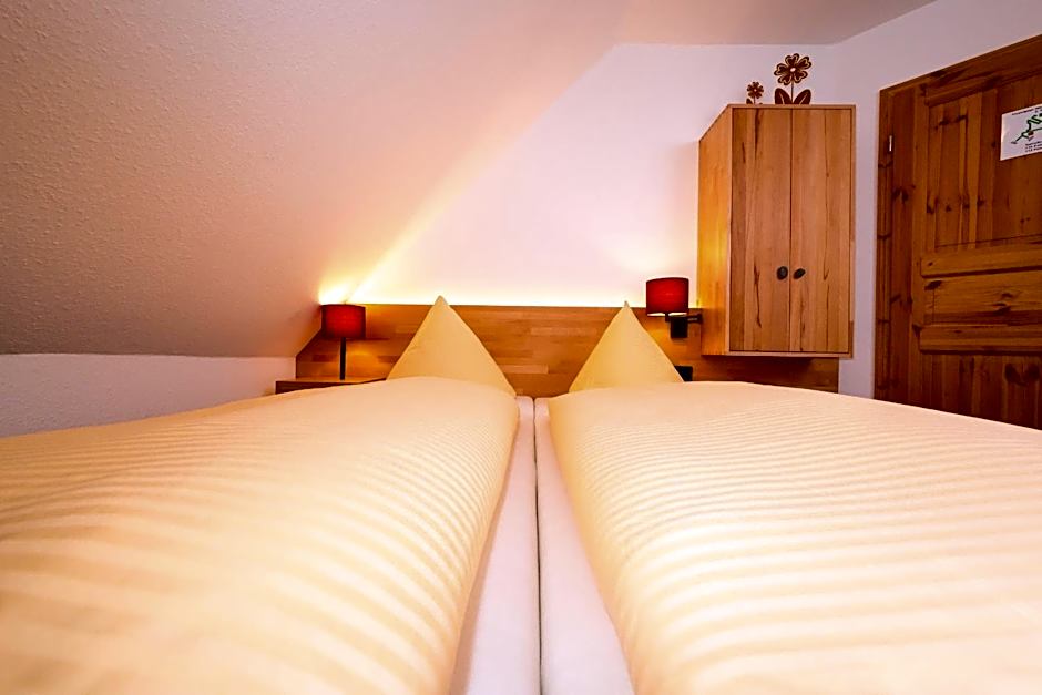 Wohlfühlhotel IM SCHLOSSPARK - Self CheckIn