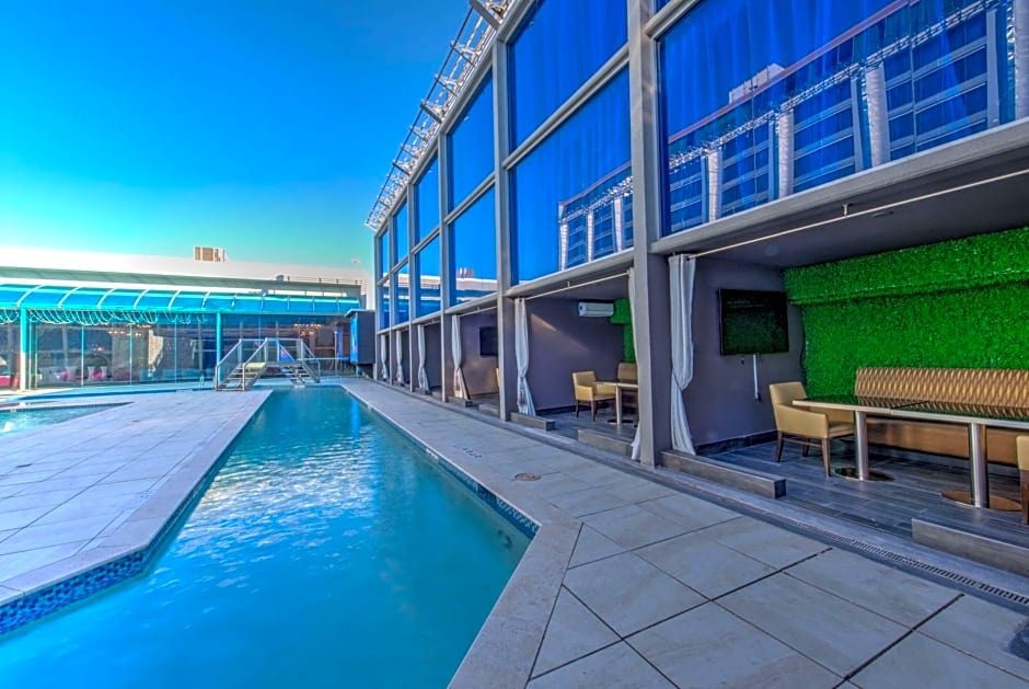 DoubleTree by Hilton Houston Brookhollow